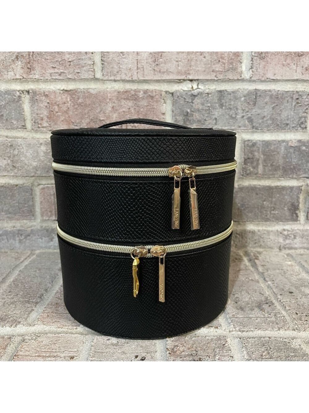 Chic Black Travel Organizer with Gold Accents - Picture 1 of 8